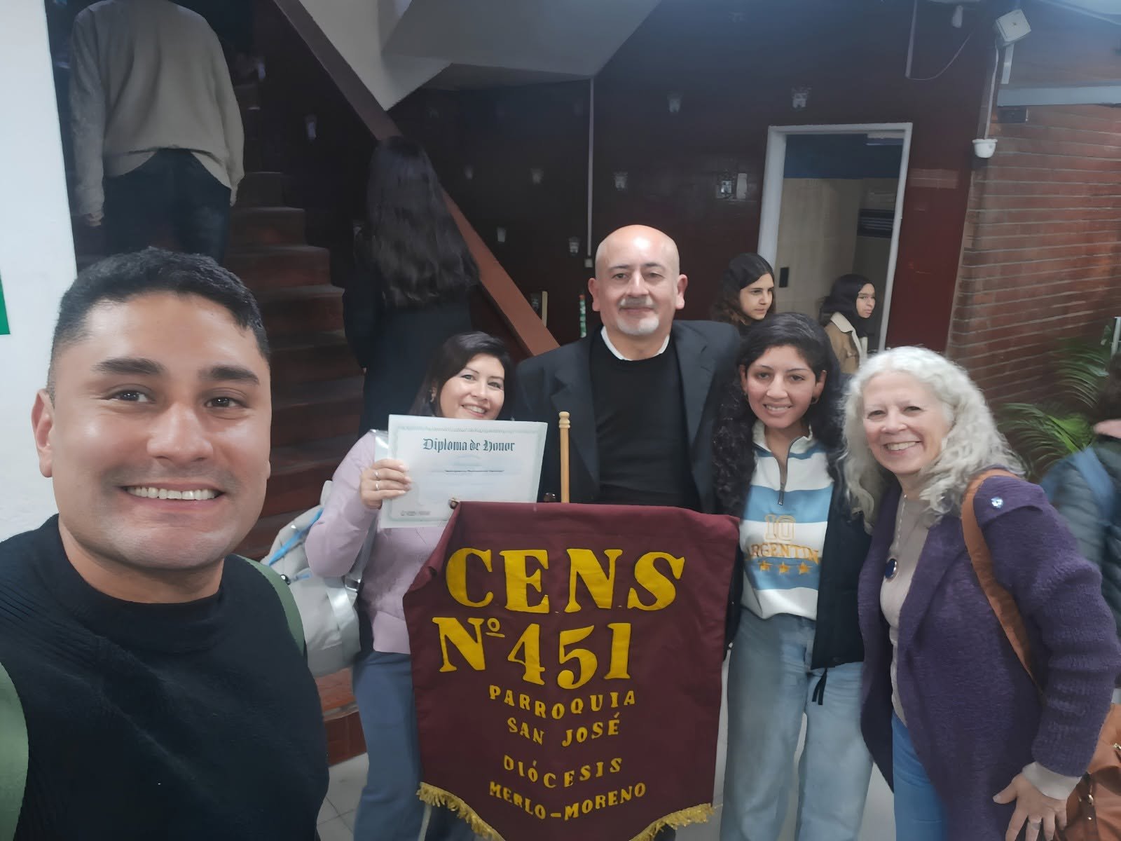 Guillermo D. A. Vallejo en una actividad institucional junto al CENS 451