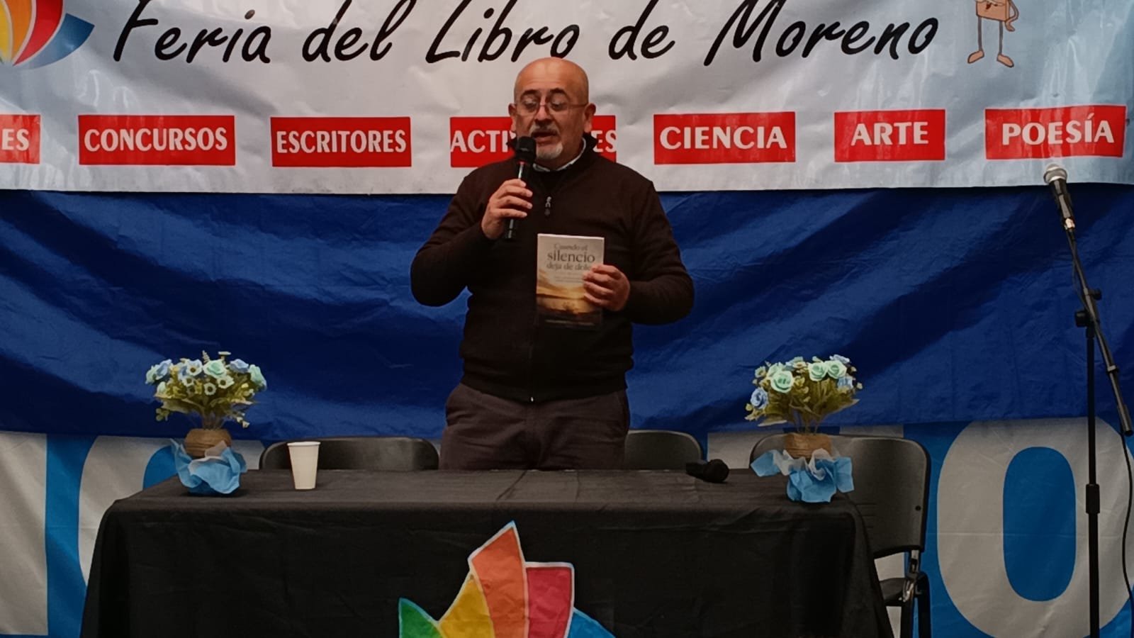 Reconocimiento a Guillermo D. A. Vallejo durante la Feria del Libro de Moreno